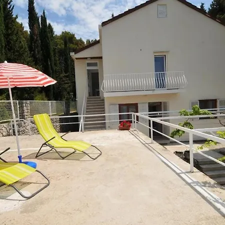 شقة Marin - Four Bedroom With Balcony And Garden View