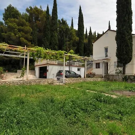 Marin - Four Bedroom With Balcony And Garden View Buici (Dalmatia)