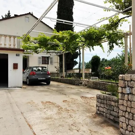 Marin - Four Bedroom With Balcony And Garden View شقة Buici (Dalmatia)